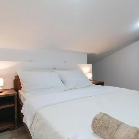 Beautiful Home In Marcana With Kitchen * Marcana