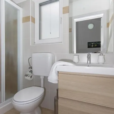 Beautiful Home In Marcana With Kitchen *